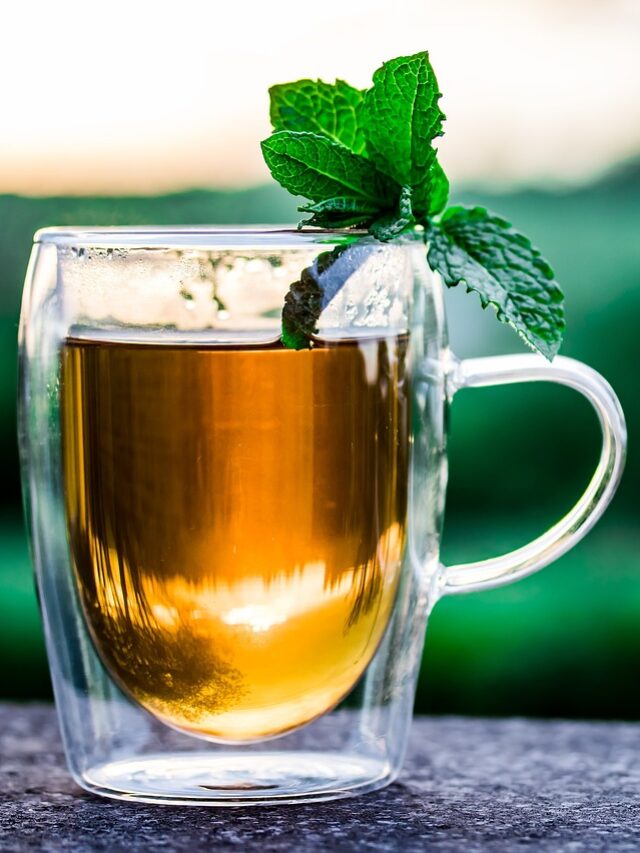 6 Soothing Teas and Healing Herbs Backed by Science to Calm an Inflamed Gut