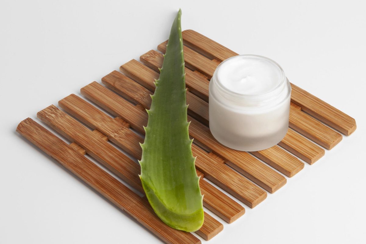 close-up-view-aloe-vera-beauty-concept eye skin